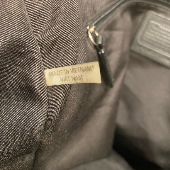 Coach signature C design travel tote. - Picture 4 of 7